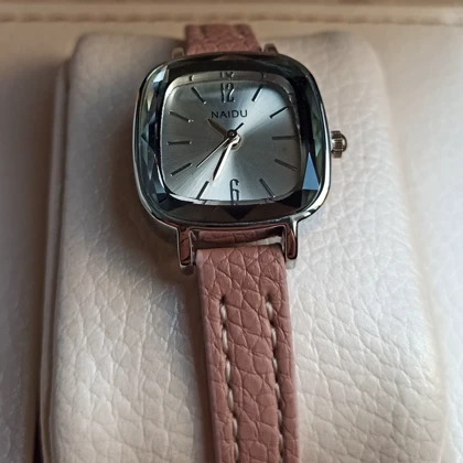 ساعت مچی زنانه نایدو بند چرمی صورتی دور تراش