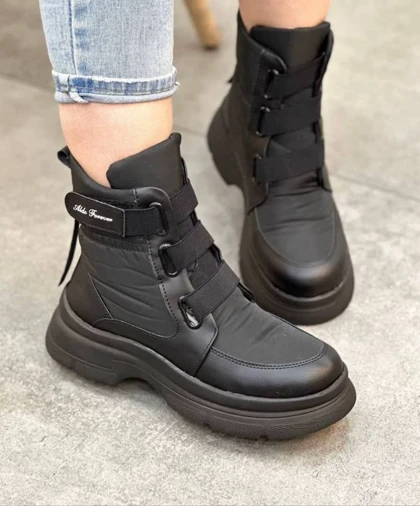 نیم بوت برچسبی