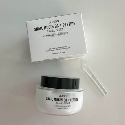 کرم کاسه‌ای آبرسان ضد چروک و ترمیم کننده حلزون و پپتاید جومیسو 100 میل