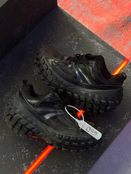 کتانی بالنسیاگا دیفندر مشکی درجه دو Balenciaga Defender In Black