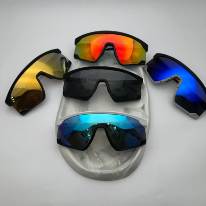 عینک ورزشی OAKLEY OC03 اقساطی