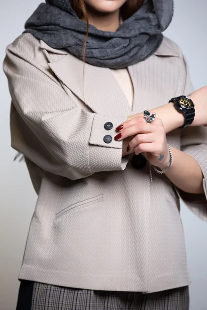 کت زنانه یقه ای استین دو دکمه