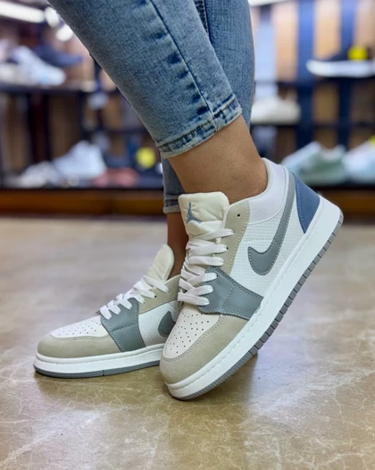 کتانی ورزشی زنانه نایک جردن 1