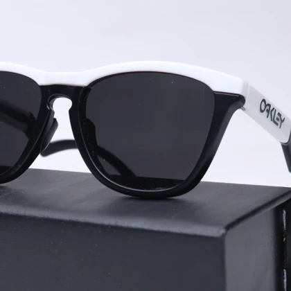 عینک برند OAKLEY کد 181471