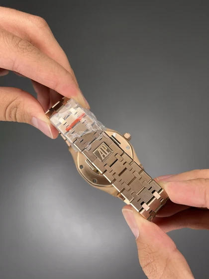 ساعت مچی اودمار پیگه اوپن هارت قاب شنی رزگلد صفحه سبز Audemars Piguet