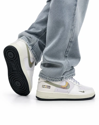 کفش کتانی مردانه مدل نایک ایرفورس کاستوم کرم سبز Nike air force