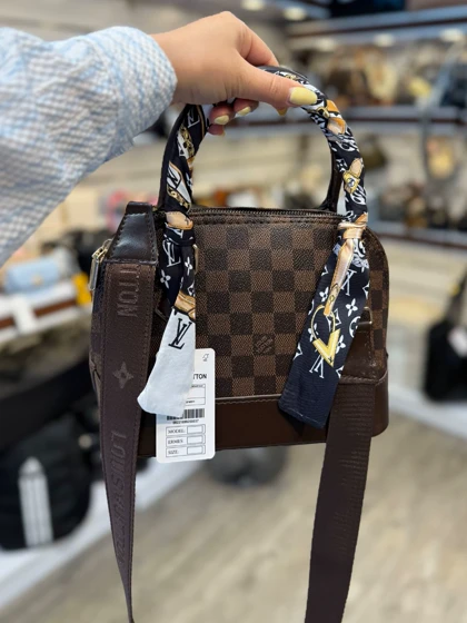 کیف صندوقی مارکدار دخترانه سلدا