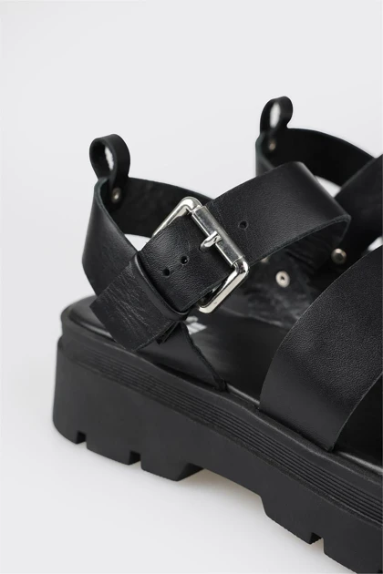 صندل اسپرت زنانه اله elle