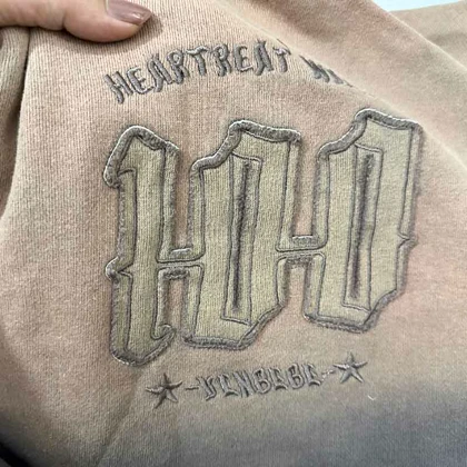 بلوز پسرانه دو رنگ قهوه ای با طرح 100