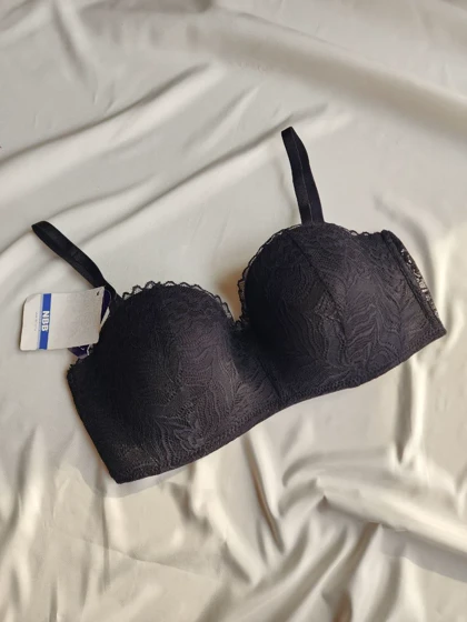 سوتین دکلته ابرنازک فنردار NBB کد: 30015