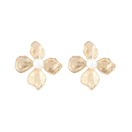 گوشواره زنانه مدل گل 4 برگ