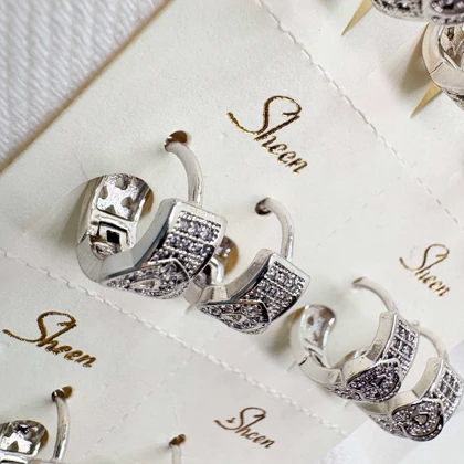 گوشواره برند شین مدل «قلب کریستالی» | آبکاری رادیوم با جلای طلا سفید