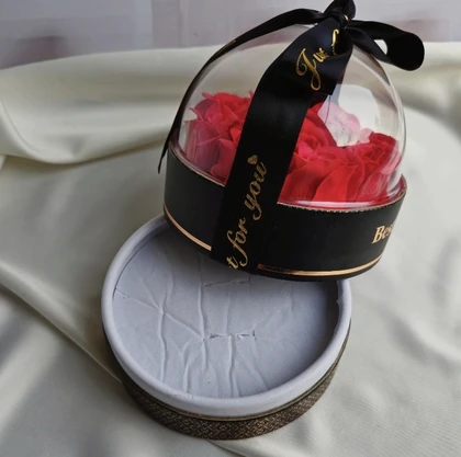 باکس گل رز جاودان معطر جواهرات