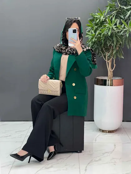 مانتو مازراتی دکمه طلایی