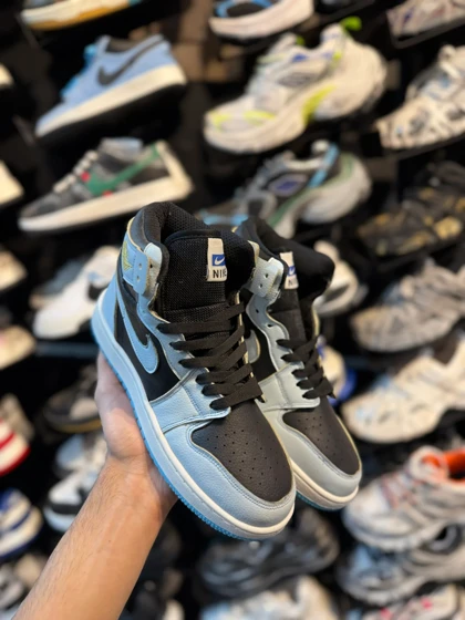 کتانی مردانه جردن ساق‌دار آبی آسمانی