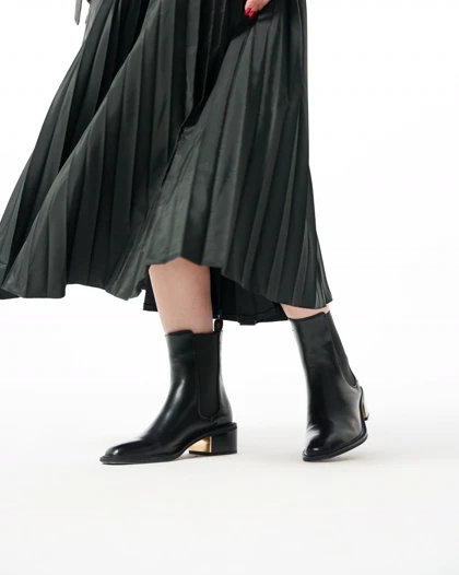 نیم بوت زنانه استرادیواریوس مدل Stradivarius Ankle Boots - BTB50