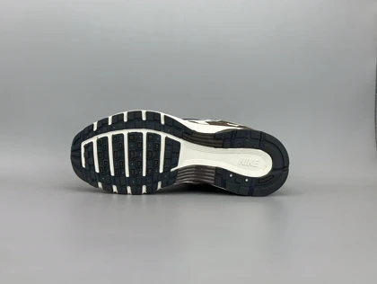 کتانی نایکی P6000 سفید قهوه ای سرمه ای/Nike P6000