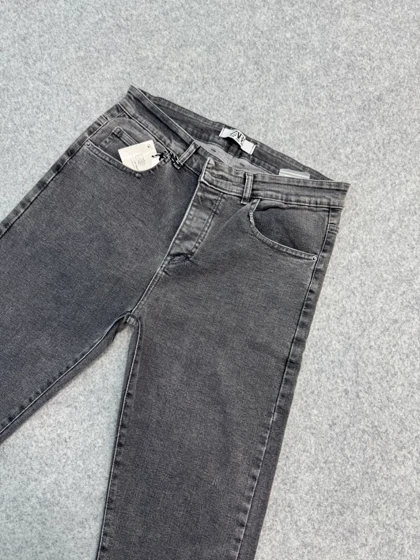 شلوار جین راسته مردانه رنگ طوسی مخصوص افراد کلاسیک پوش / بدون زاپ