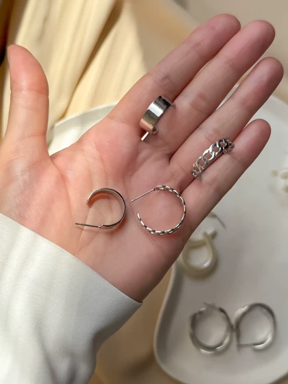 گوشواره پکی اشکی و کارتیه