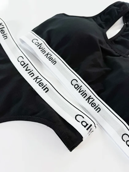 ست نیم‌تنه کاپ‌دار و شورت بکلس نخ پنبه کلوین کلاین Calvin Klein