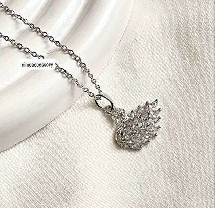 گردنبند نگین‌دار قو🦢