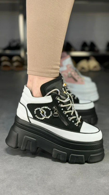 KL122 - کتانی لژدار شنل KL122