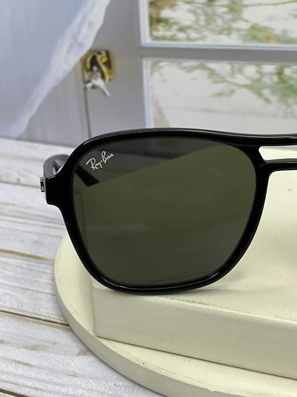 عینک آفتابی Ray-Ban مدل RB 4356 فریم کائوچو و عدسی پلی‌کربنات با استاندارد UV400