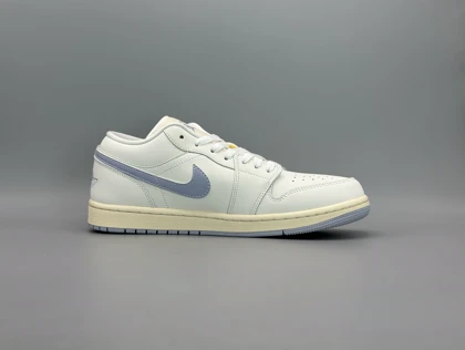 کتانی نایکی جردن1لو سیل گوست کرم یاسی/Nike Air Jordan1 low
