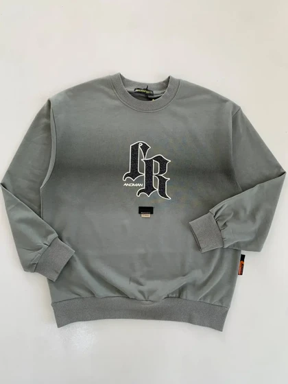 دورس پسرانه با لوگوی برجسته