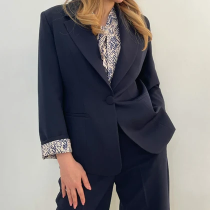 ست سه تیکه کت و شلوار و تاپ زنانه کرپ مرنی ( Merni ) کد 5414