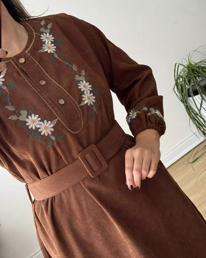 پیراهن مخمل کبریتی بابونه