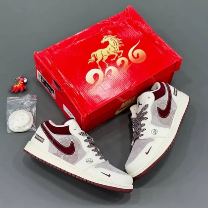 کتانی ویتنامی نایک ایر جردن وان لو سوپریم اسب زرشکی کرمNike Air Jordan 1 Low Supreme Red