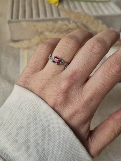 انگشتر جواهری کالکشن قرمز