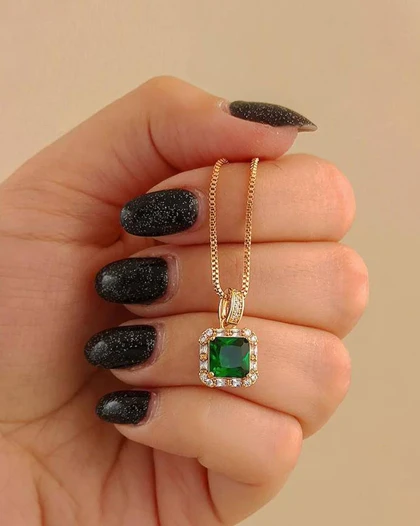 گردنبند نگین‌دار پردیس ژوپینگ