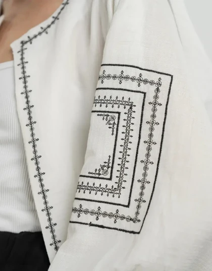 کوتاهپیش آستین گلدوزی