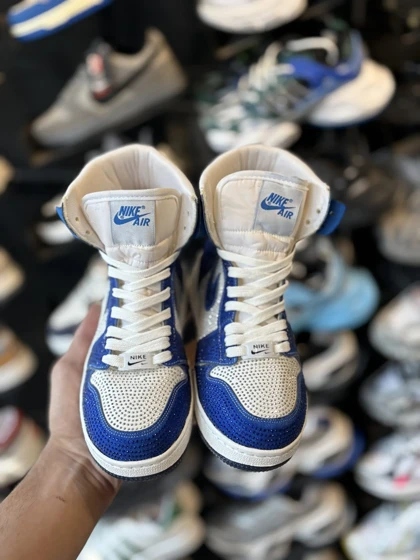 کتانی جردن ساق‌دار نگین‌دارآبی