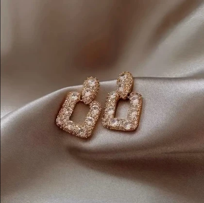 گوشواره مربعی نگینی