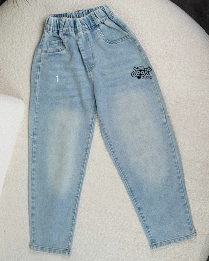 تیشرت و شلوار جین