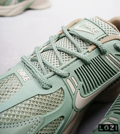 کفش کتانی مردانه و زنانه سبز کرم NIKE vaporfly 3 green