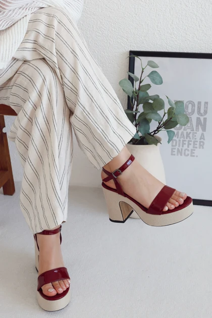 کفش پاشنه‌بلند کلاسیک زنانه polka-store polka-store