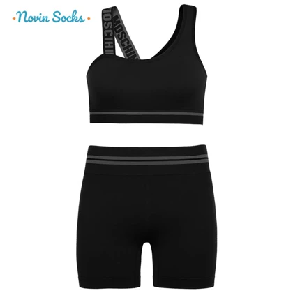 ست نیم‌تنه و شلوارک ورزشی زنانه مدل سیملس پشت چین‌دار کد 5562-2333