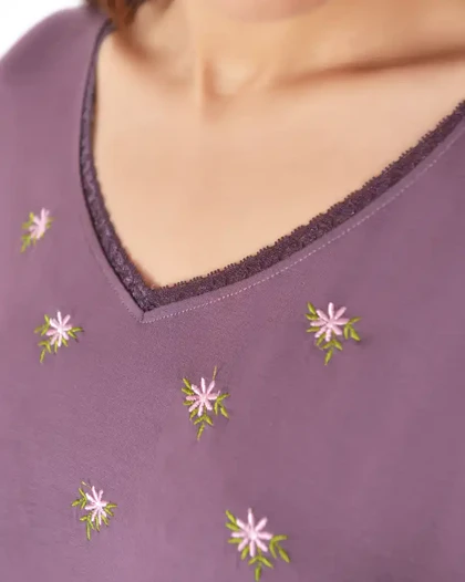 تیشرت آستین بلند و شلوار گل افشان زنانه