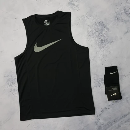 ست تاپ و شلوارک کشاله دار نایکی با 2 رنگ + جوراب