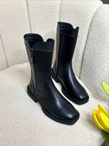 بوت چرم زیپ‌دار