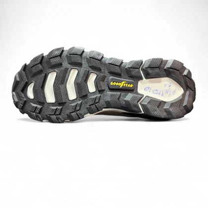 اسکیچرز مکث ضدآب کرم