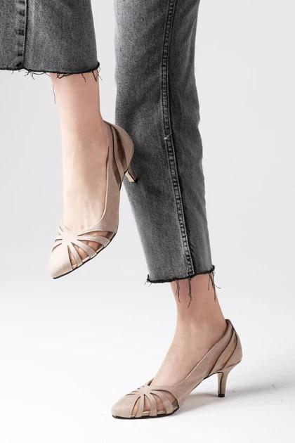 کفش پاشنه‌بلند کلاسیک زنانه میوگوستو mio-gusto