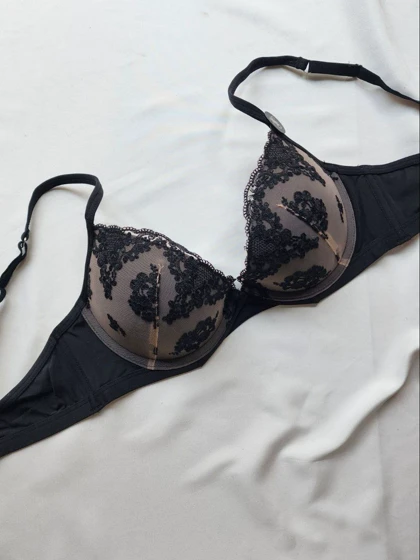 سوتین تک اسفنجی جکدار فنردار کد: 1102