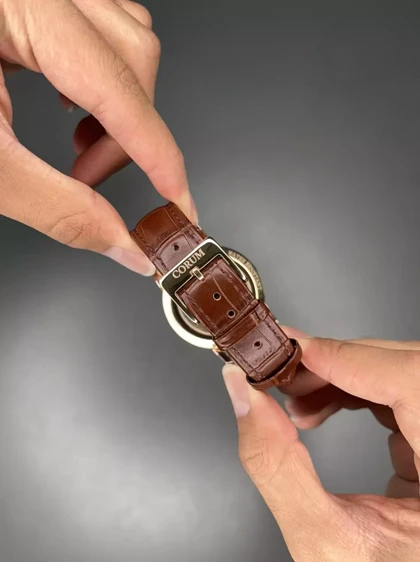 ساعت مچی کروم اتوماتیک صفحه اسکلتون بند چرمی قهوه ای Corum