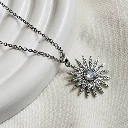 گردنبند خورشید☀