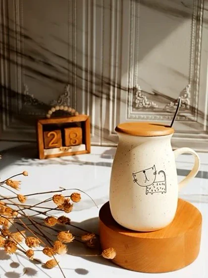 ماگ گربه درب چوبی